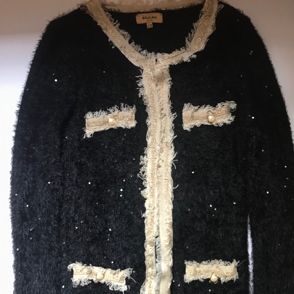 Long-sleeve elegant sweater